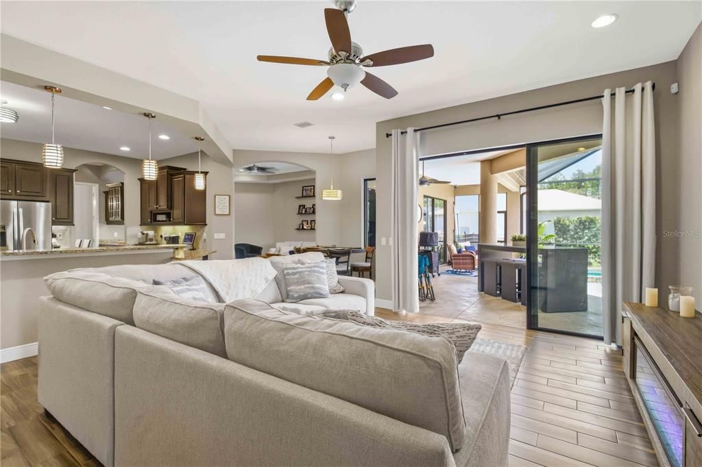 Activo con contrato: $849,000 (4 camas, 3 baños, 3182 Pies cuadrados)