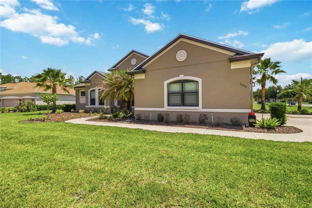 Activo con contrato: $849,000 (4 camas, 3 baños, 3182 Pies cuadrados)
