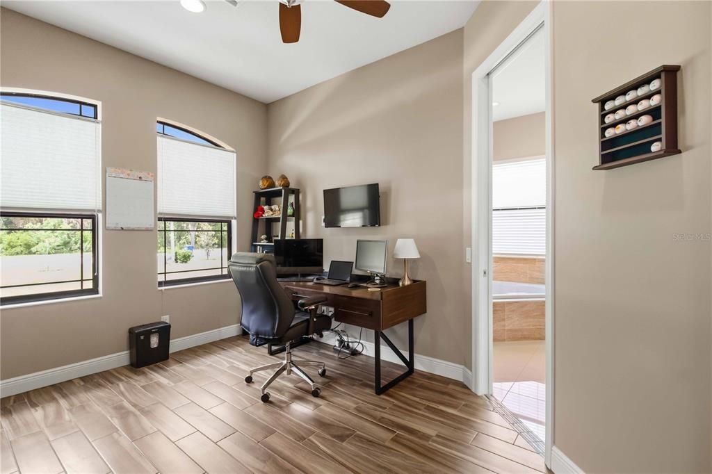 Activo con contrato: $849,000 (4 camas, 3 baños, 3182 Pies cuadrados)