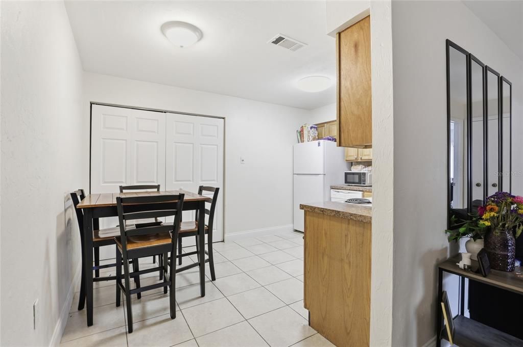 Active With Contract: $475,000 (8 beds, 0 baths, 3424 Square Feet)