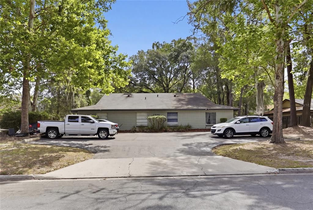 Active With Contract: $475,000 (8 beds, 0 baths, 3424 Square Feet)