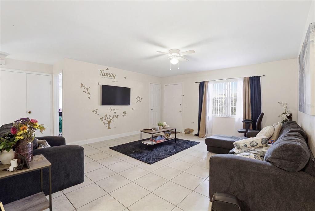 Active With Contract: $475,000 (8 beds, 0 baths, 3424 Square Feet)