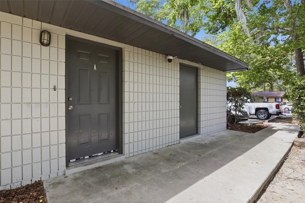 Active With Contract: $475,000 (8 beds, 0 baths, 3424 Square Feet)