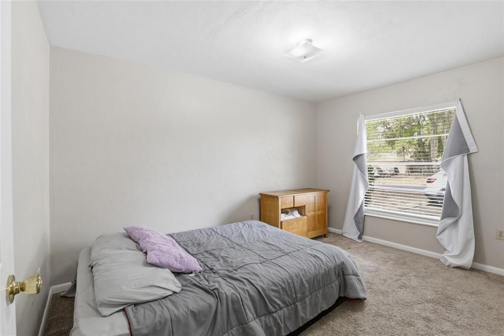 Active With Contract: $475,000 (8 beds, 0 baths, 3424 Square Feet)