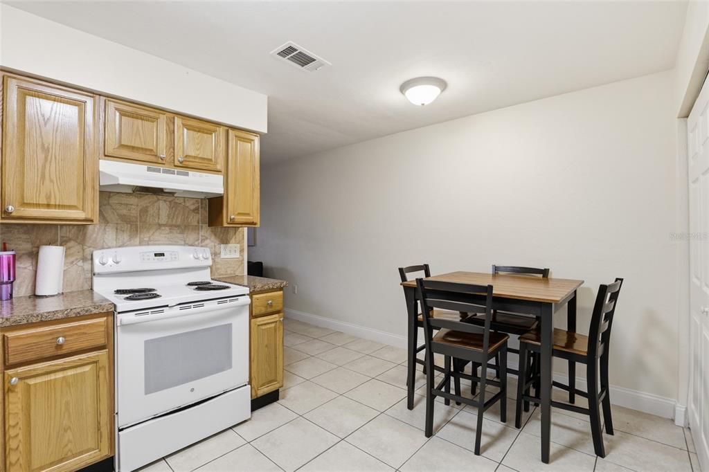 Active With Contract: $475,000 (8 beds, 0 baths, 3424 Square Feet)