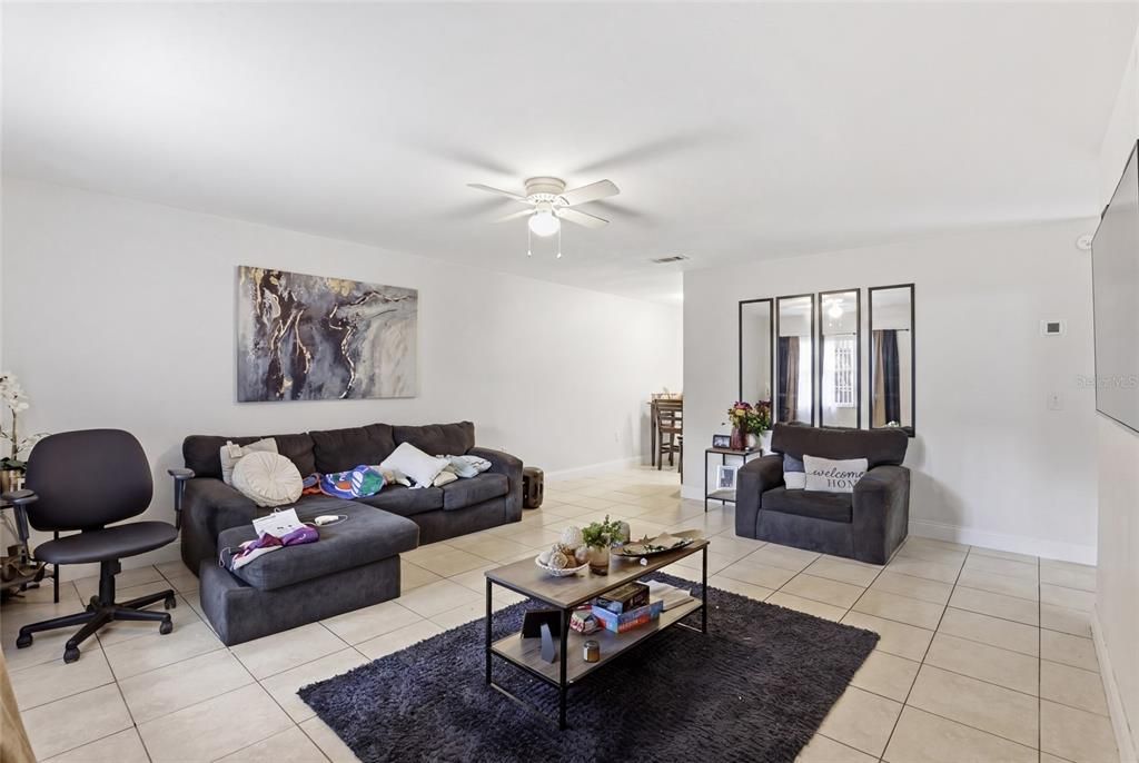 Active With Contract: $475,000 (8 beds, 0 baths, 3424 Square Feet)