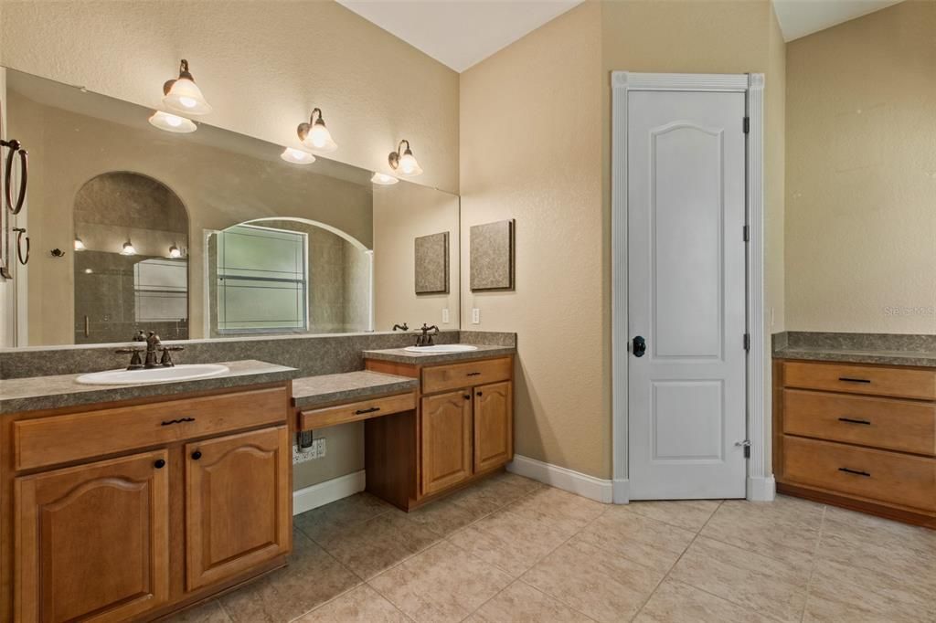 For Sale: $499,500 (3 beds, 2 baths, 3264 Square Feet)