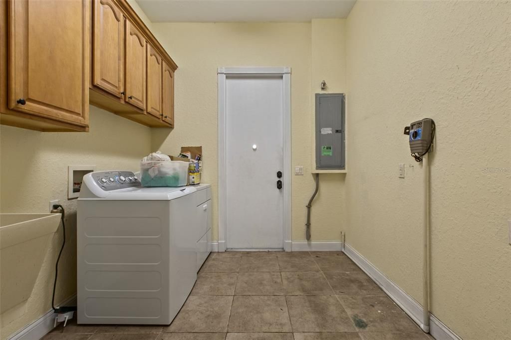 For Sale: $499,500 (3 beds, 2 baths, 3264 Square Feet)