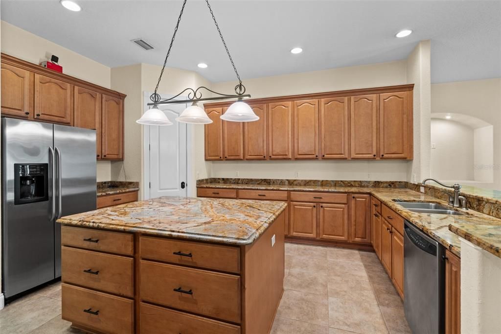 For Sale: $499,500 (3 beds, 2 baths, 3264 Square Feet)