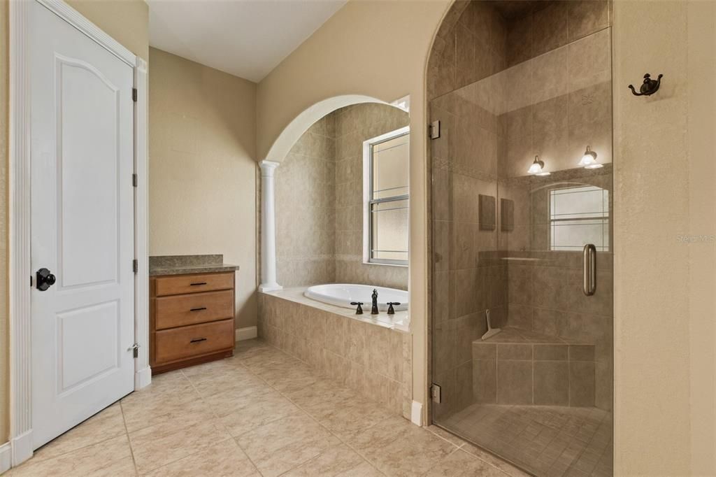 For Sale: $499,500 (3 beds, 2 baths, 3264 Square Feet)
