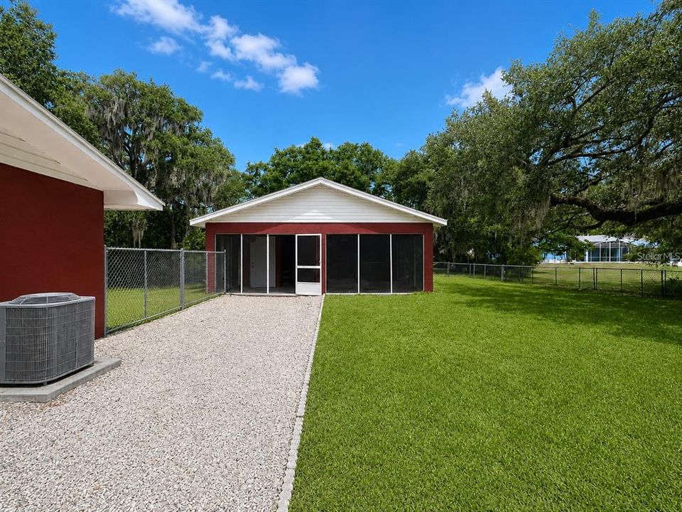 En Venta: $450,000 (4 camas, 3 baños, 2713 Pies cuadrados)