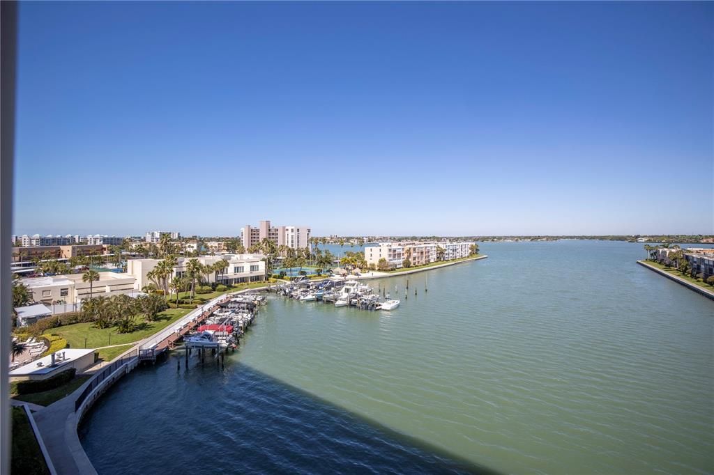 For Sale: $321,000 (2 beds, 1 baths, 1120 Square Feet)
