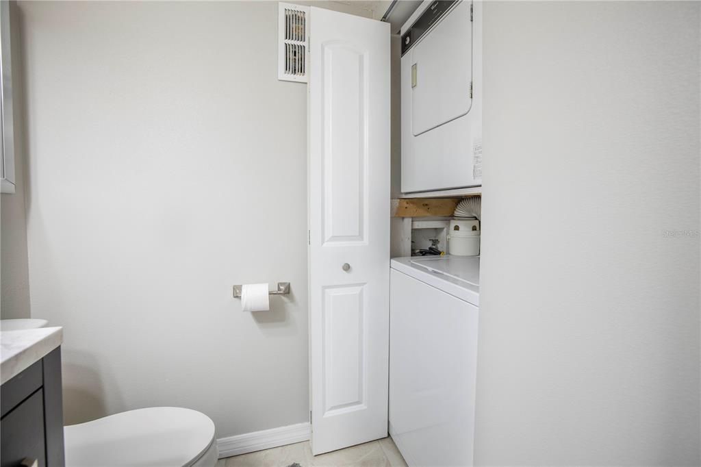 For Sale: $321,000 (2 beds, 1 baths, 1120 Square Feet)