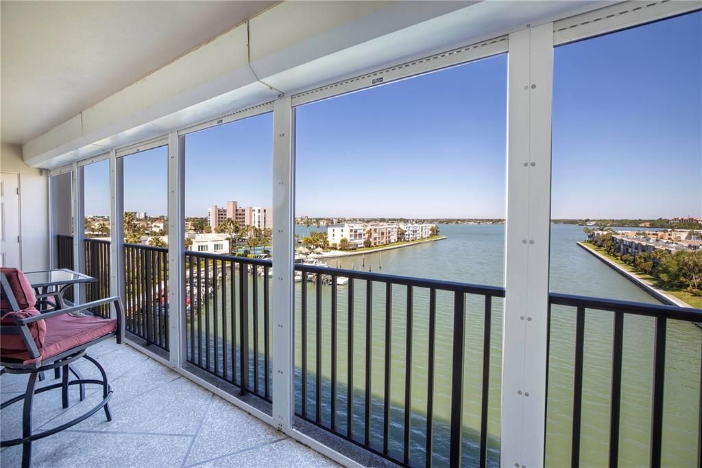 For Sale: $321,000 (2 beds, 1 baths, 1120 Square Feet)
