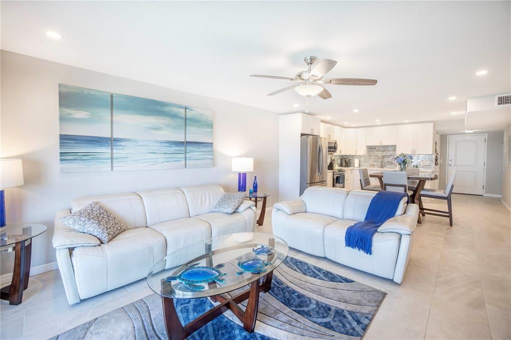 For Sale: $321,000 (2 beds, 1 baths, 1120 Square Feet)
