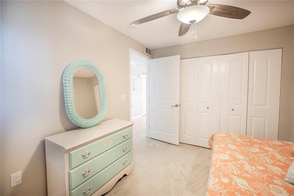 For Sale: $321,000 (2 beds, 1 baths, 1120 Square Feet)