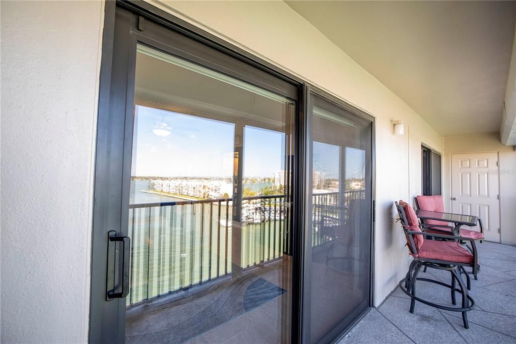 For Sale: $321,000 (2 beds, 1 baths, 1120 Square Feet)