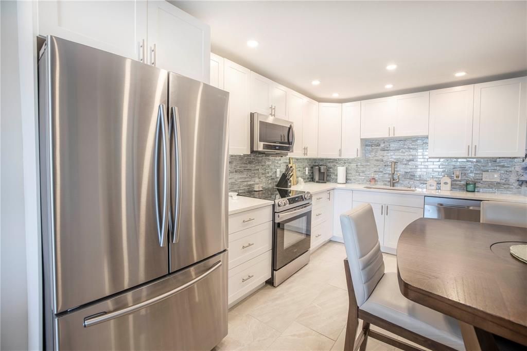 For Sale: $321,000 (2 beds, 1 baths, 1120 Square Feet)