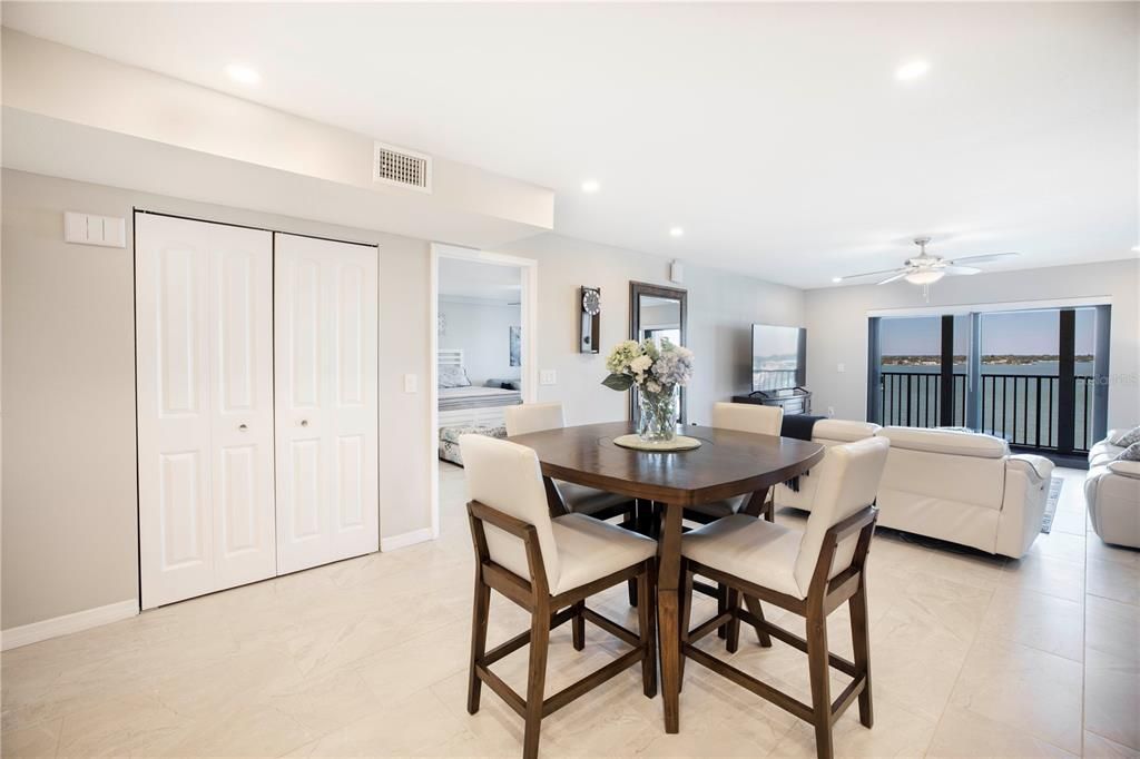 For Sale: $321,000 (2 beds, 1 baths, 1120 Square Feet)