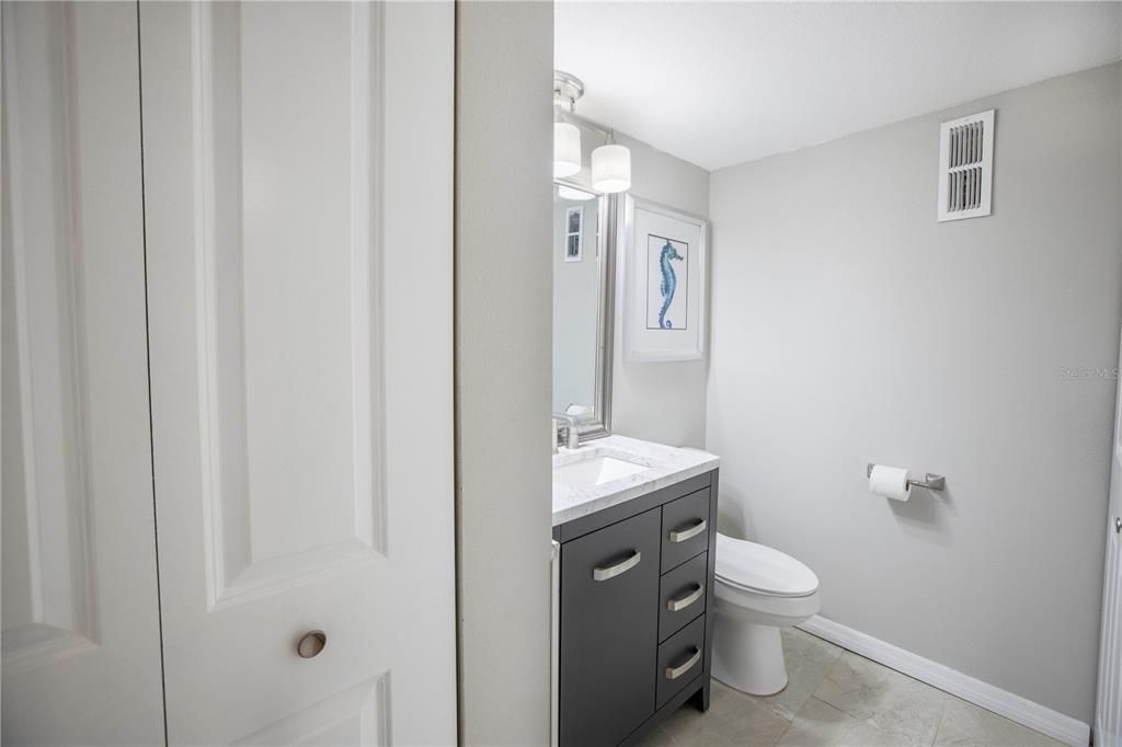 For Sale: $321,000 (2 beds, 1 baths, 1120 Square Feet)