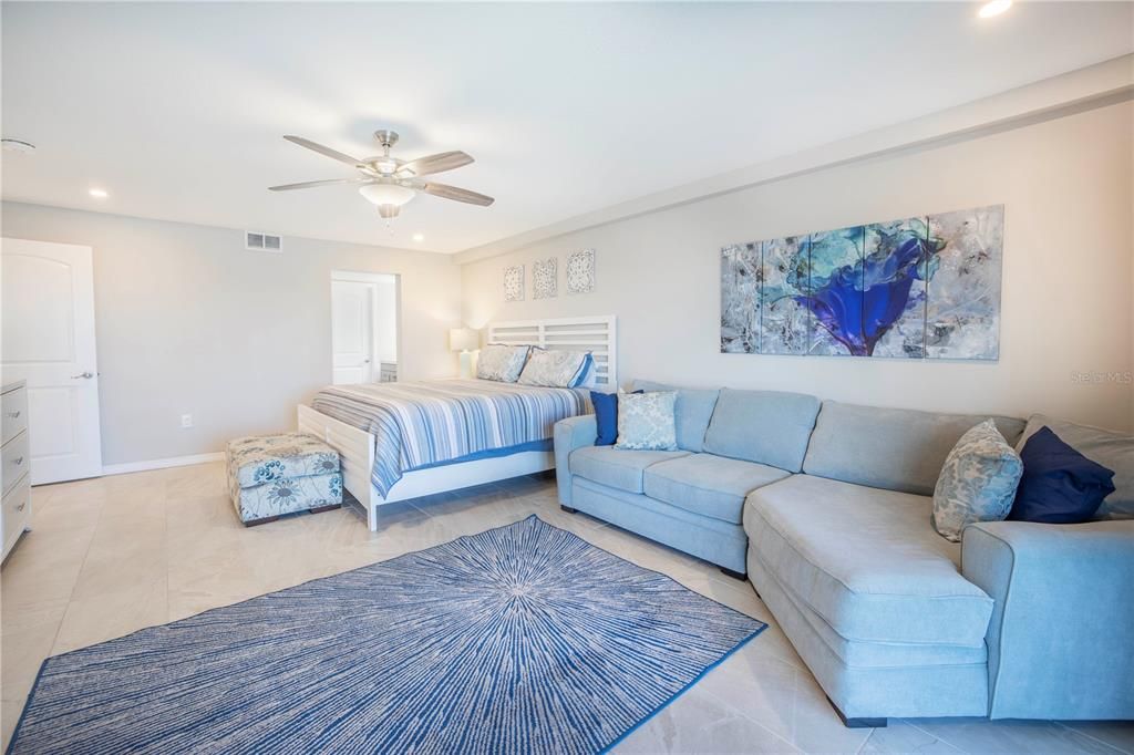 For Sale: $321,000 (2 beds, 1 baths, 1120 Square Feet)