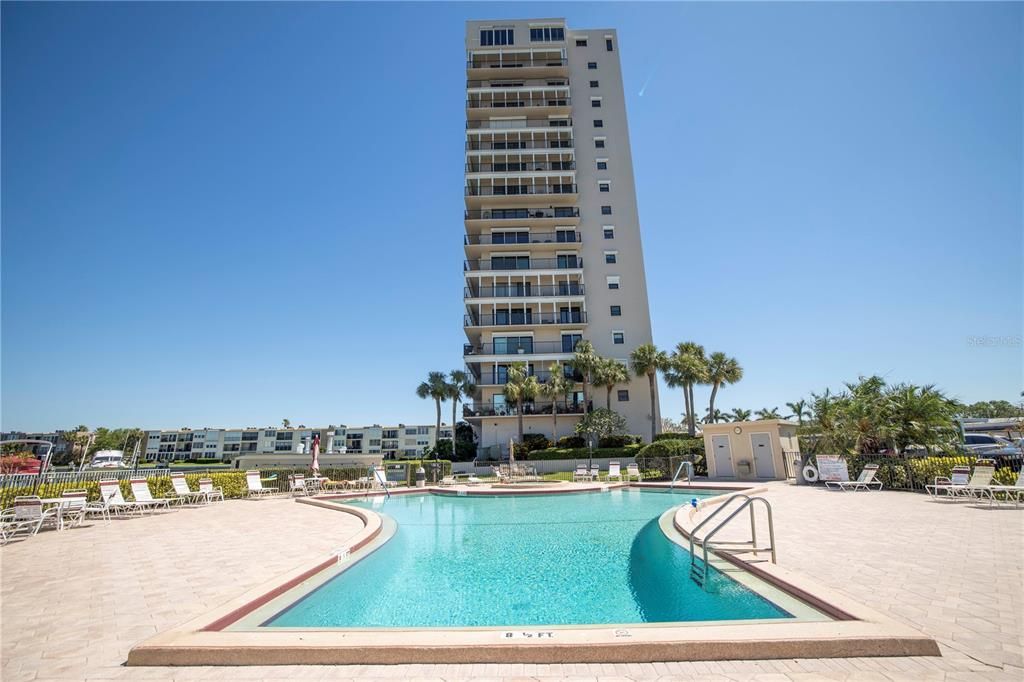For Sale: $321,000 (2 beds, 1 baths, 1120 Square Feet)