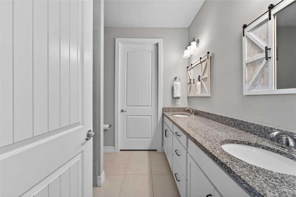 For Sale: $500,000 (3 beds, 3 baths, 2066 Square Feet)