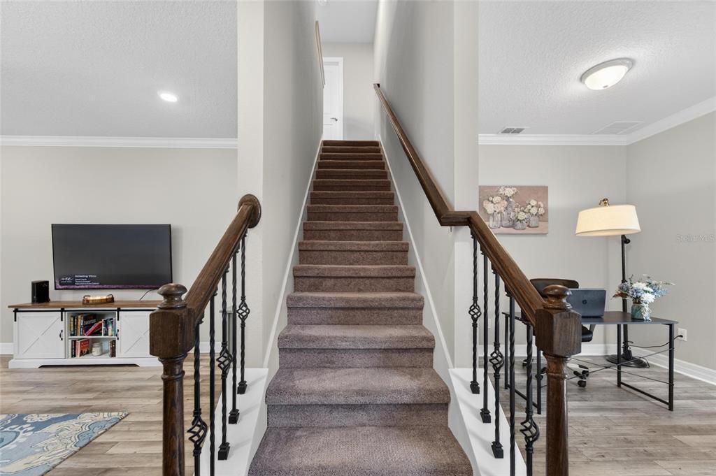 For Sale: $500,000 (3 beds, 3 baths, 2066 Square Feet)