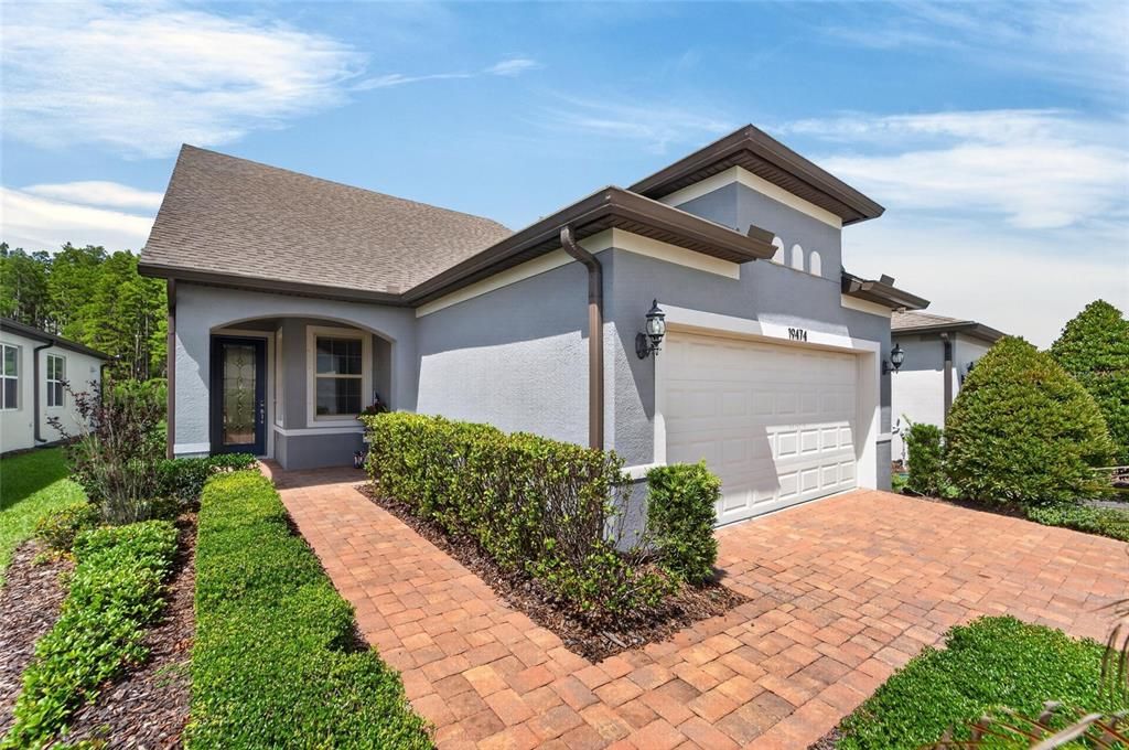 For Sale: $500,000 (3 beds, 3 baths, 2066 Square Feet)