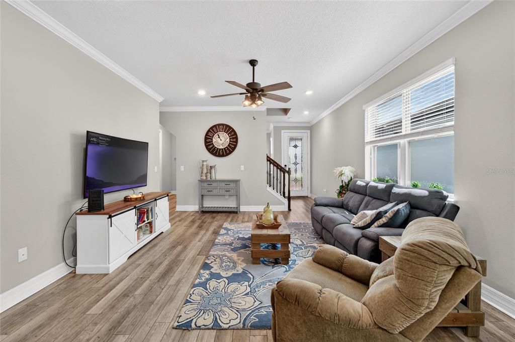 For Sale: $500,000 (3 beds, 3 baths, 2066 Square Feet)