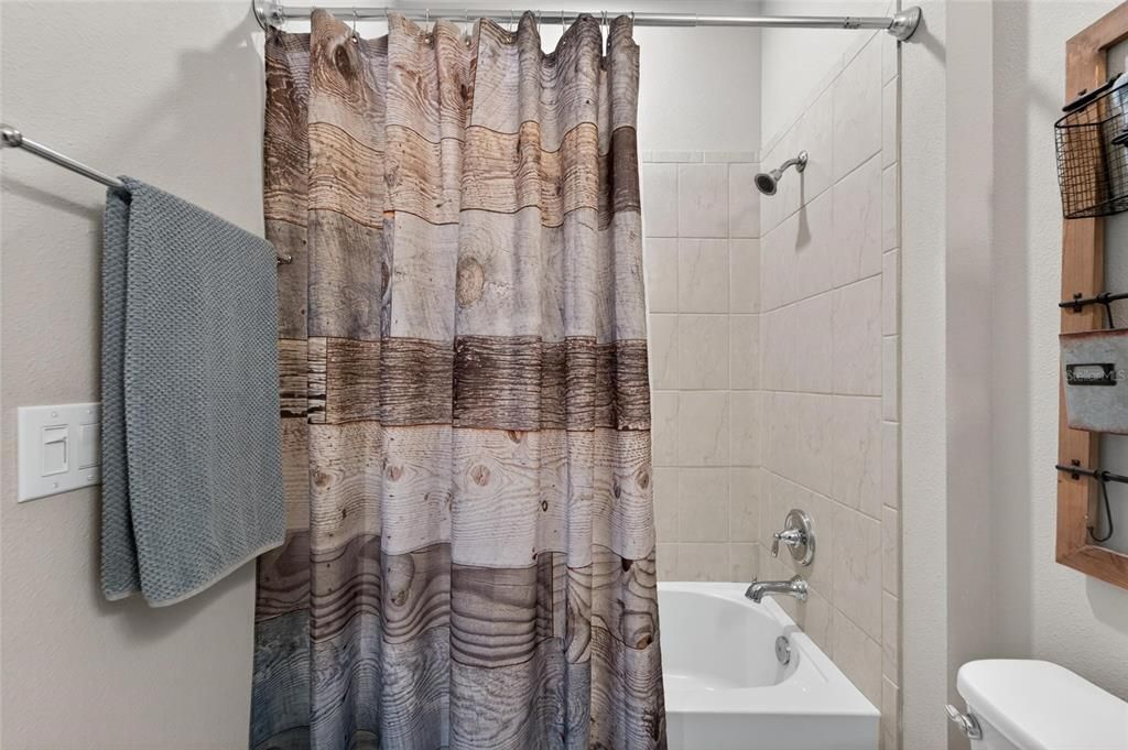 For Sale: $500,000 (3 beds, 3 baths, 2066 Square Feet)