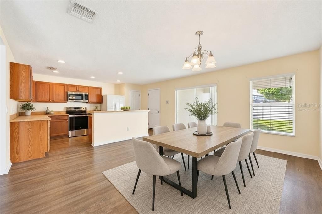 For Sale: $465,000 (3 beds, 2 baths, 1624 Square Feet)