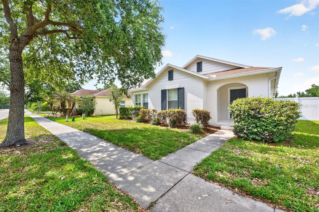 For Sale: $465,000 (3 beds, 2 baths, 1624 Square Feet)