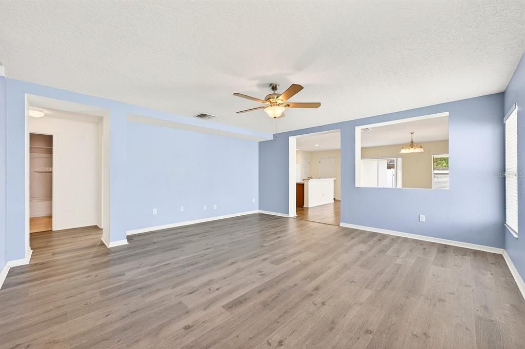 For Sale: $465,000 (3 beds, 2 baths, 1624 Square Feet)