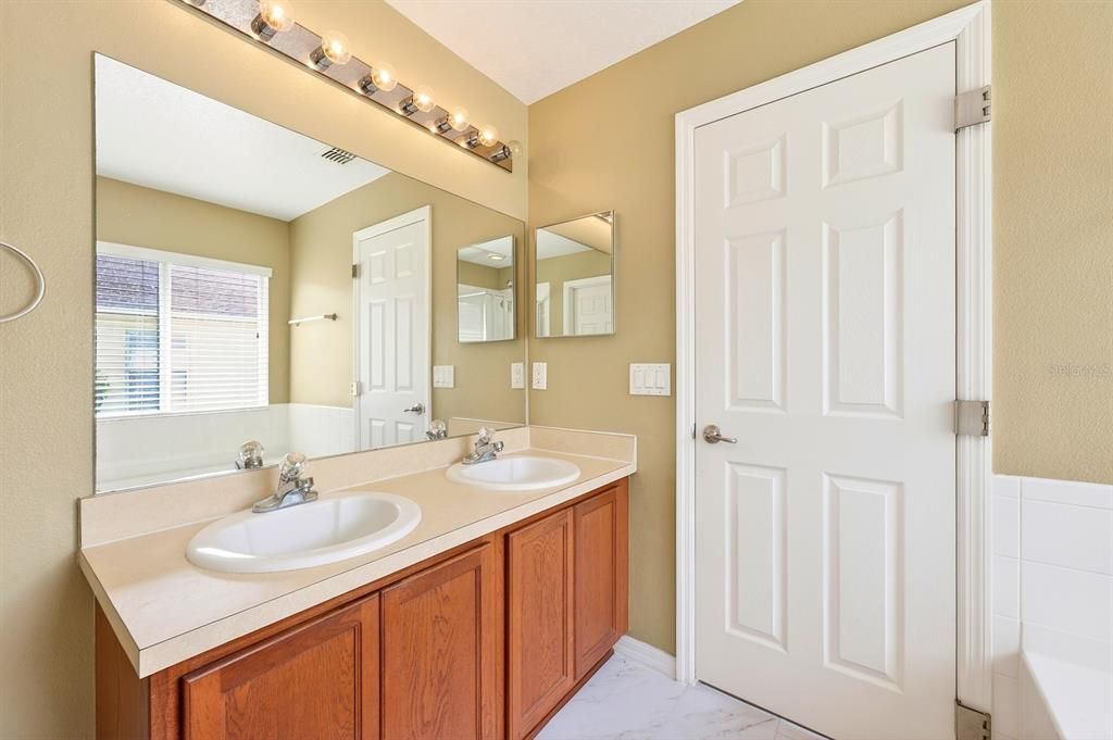For Sale: $465,000 (3 beds, 2 baths, 1624 Square Feet)