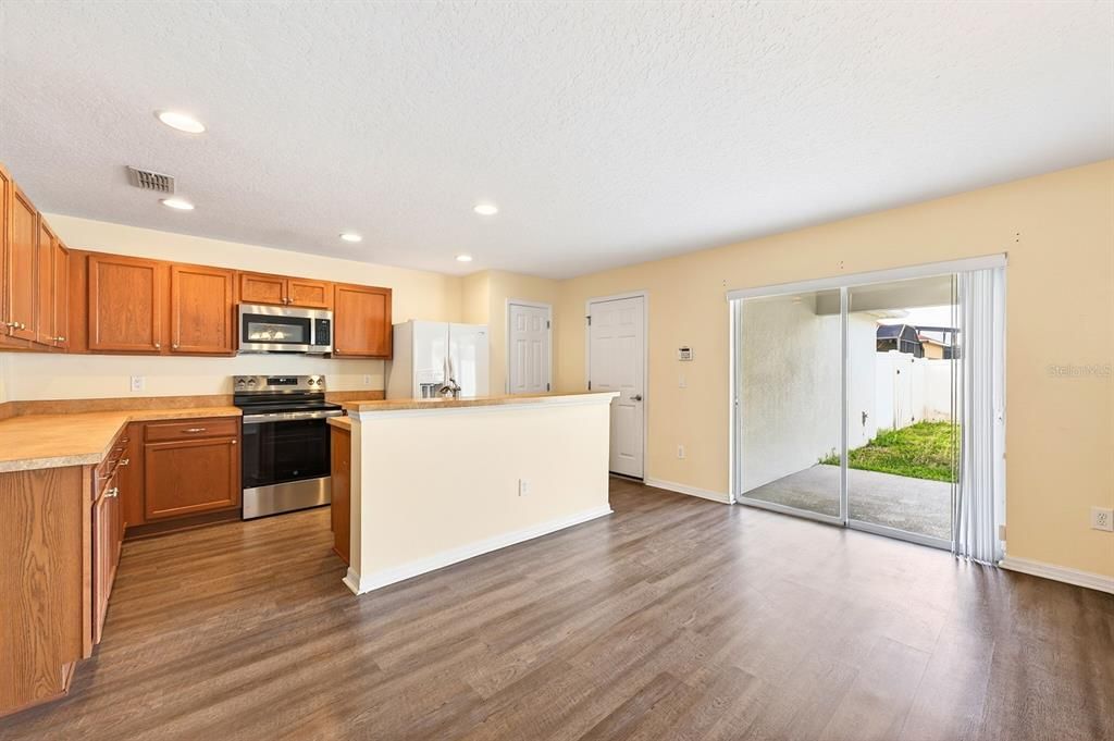 For Sale: $465,000 (3 beds, 2 baths, 1624 Square Feet)