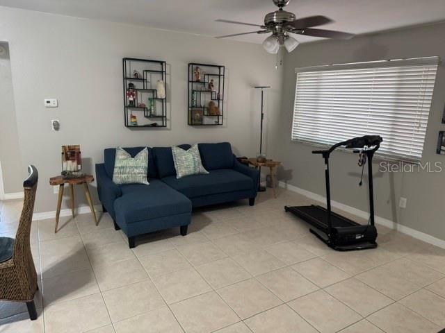 For Sale: $215,000 (2 beds, 2 baths, 910 Square Feet)