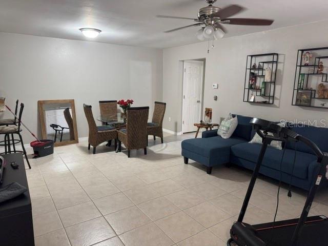For Sale: $215,000 (2 beds, 2 baths, 910 Square Feet)