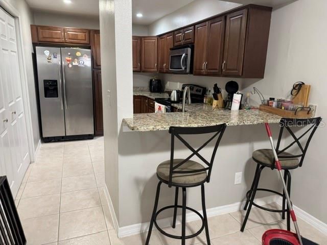 For Sale: $215,000 (2 beds, 2 baths, 910 Square Feet)