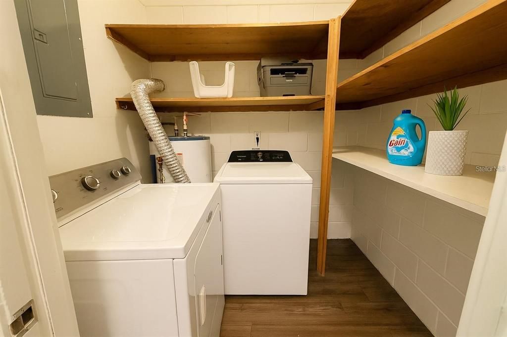 Activo con contrato: $299,000 (3 camas, 2 baños, 1173 Pies cuadrados)