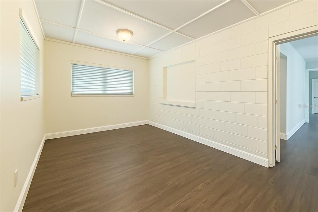 Activo con contrato: $299,000 (3 camas, 2 baños, 1173 Pies cuadrados)