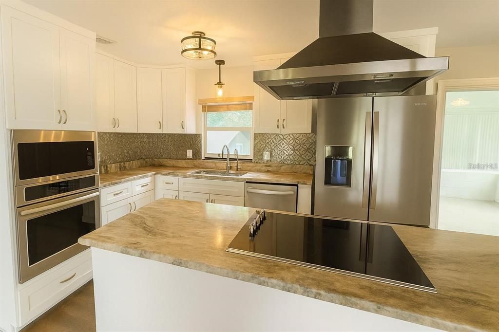 Activo con contrato: $299,000 (3 camas, 2 baños, 1173 Pies cuadrados)