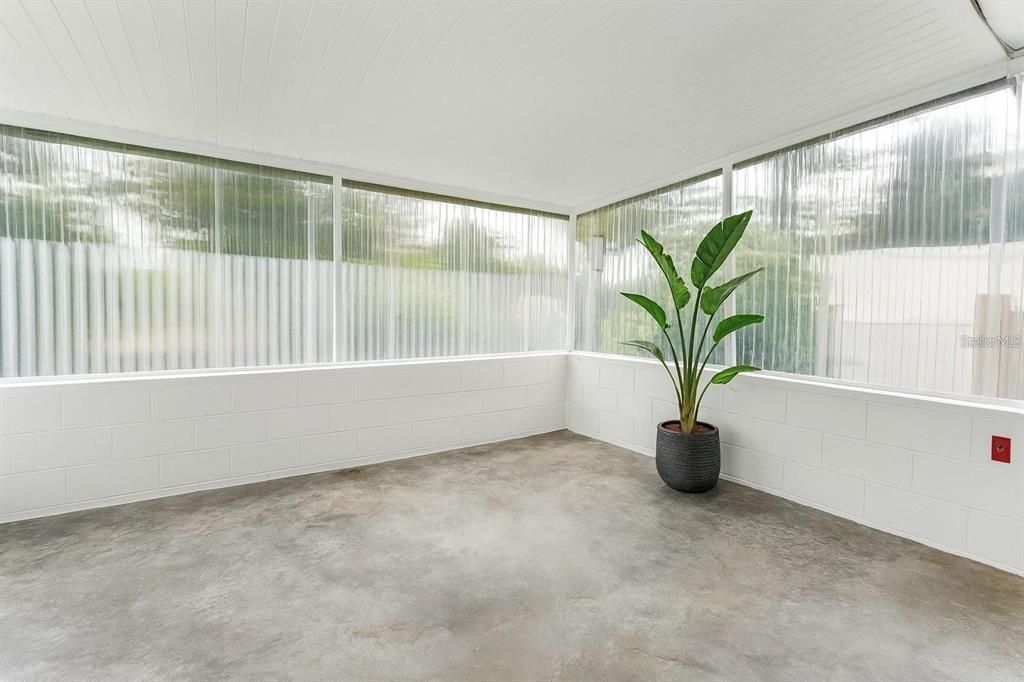 Activo con contrato: $299,000 (3 camas, 2 baños, 1173 Pies cuadrados)