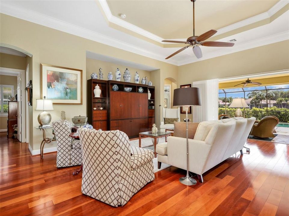 For Sale: $650,000 (2 beds, 2 baths, 2138 Square Feet)