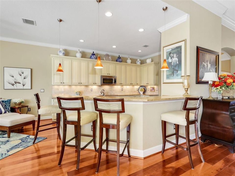 For Sale: $650,000 (2 beds, 2 baths, 2138 Square Feet)