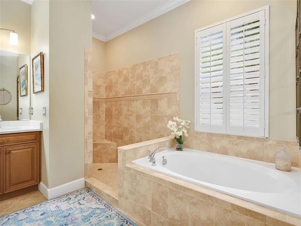 For Sale: $650,000 (2 beds, 2 baths, 2138 Square Feet)