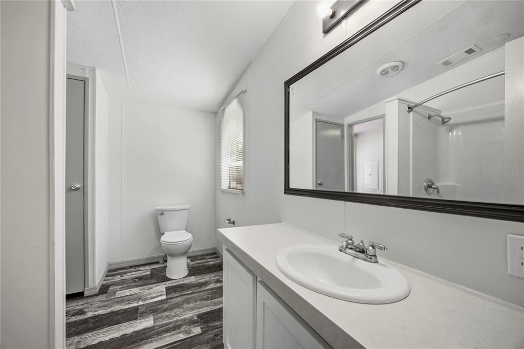 For Sale: $237,500 (3 beds, 2 baths, 1056 Square Feet)