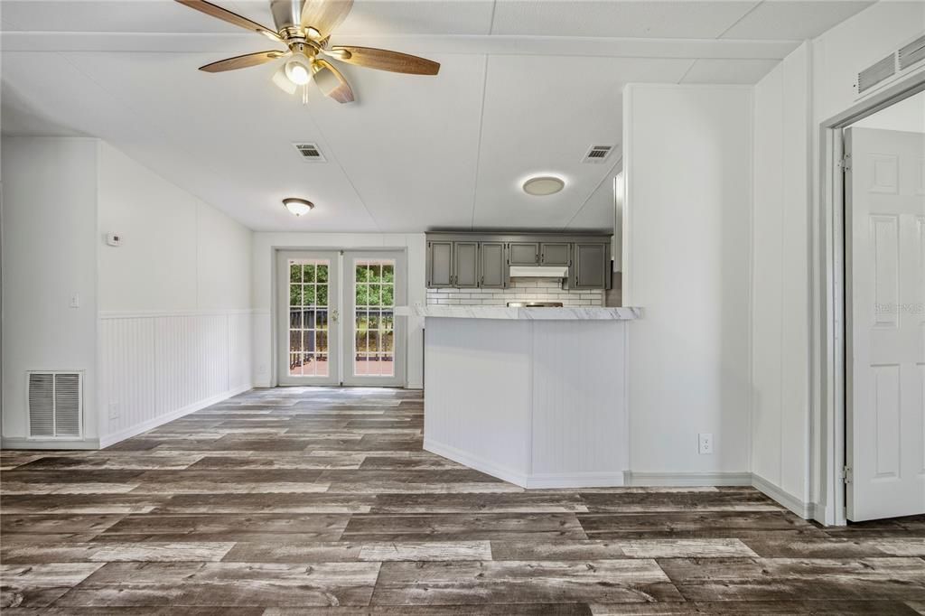 For Sale: $237,500 (3 beds, 2 baths, 1056 Square Feet)