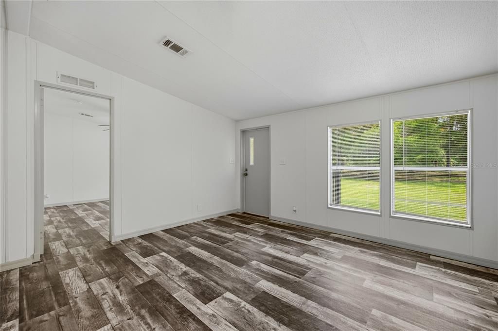 For Sale: $237,500 (3 beds, 2 baths, 1056 Square Feet)