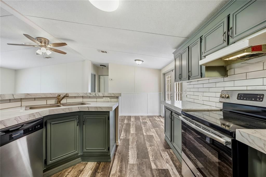 For Sale: $237,500 (3 beds, 2 baths, 1056 Square Feet)